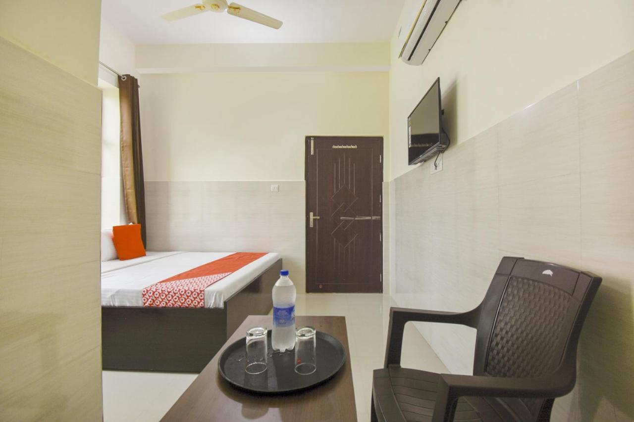 Flagship 75751 Hotel Surya Bahadrabad Exteriör bild