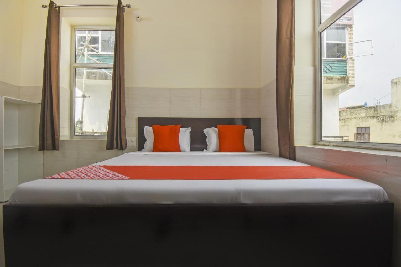 Flagship 75751 Hotel Surya Bahadrabad Exteriör bild