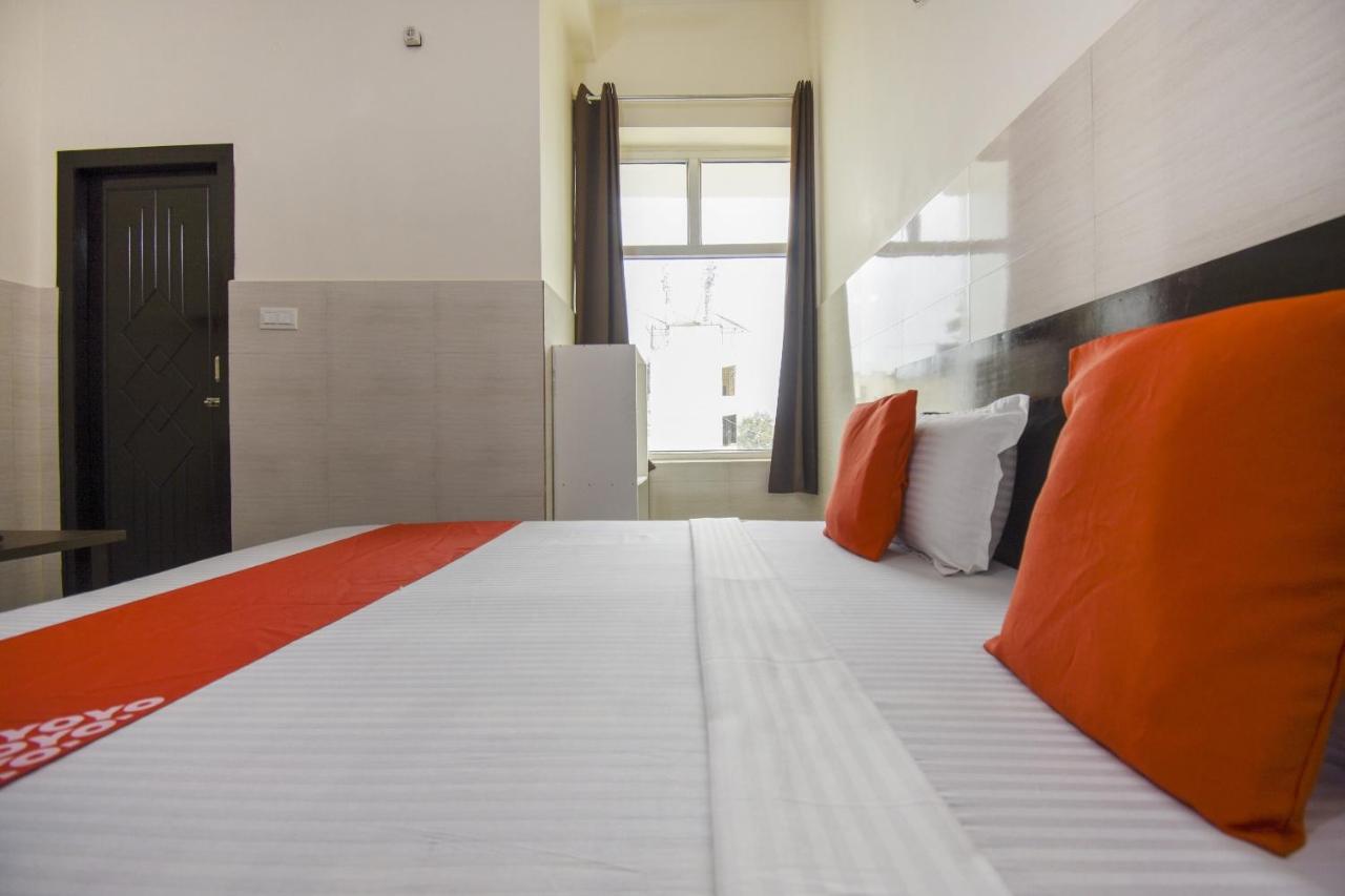 Flagship 75751 Hotel Surya Bahadrabad Exteriör bild