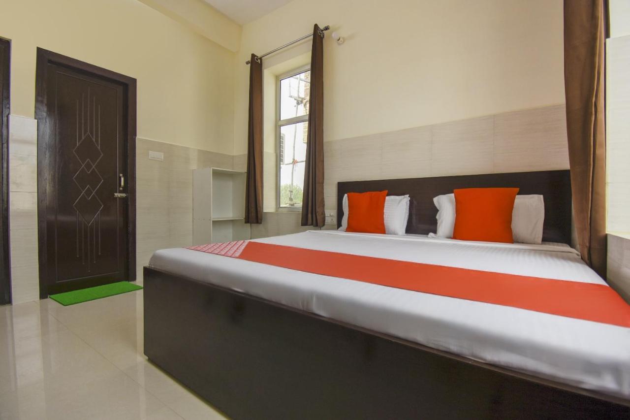 Flagship 75751 Hotel Surya Bahadrabad Exteriör bild