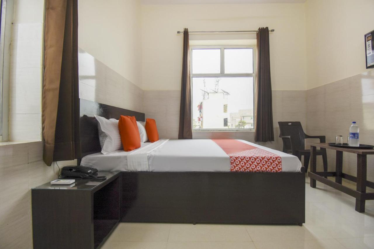 Flagship 75751 Hotel Surya Bahadrabad Exteriör bild