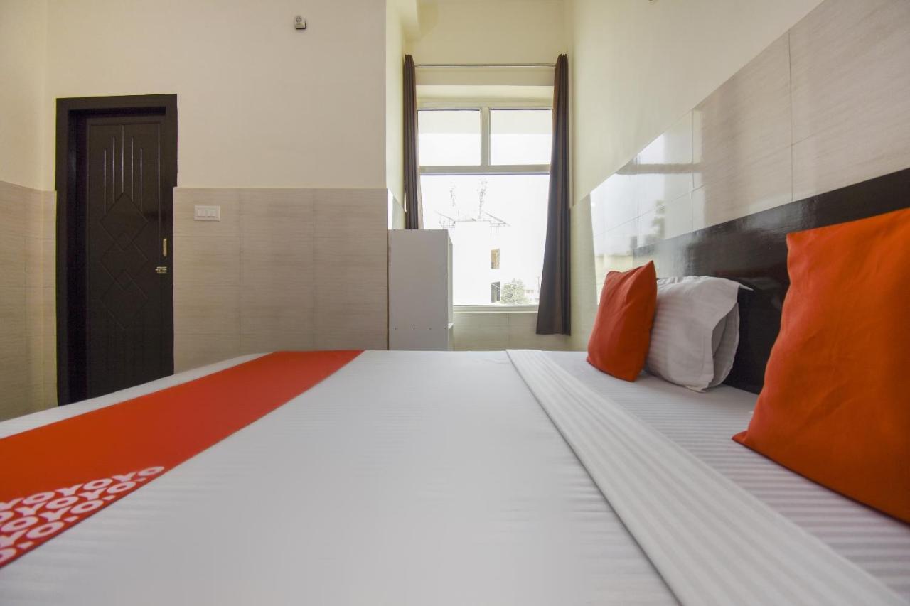 Flagship 75751 Hotel Surya Bahadrabad Exteriör bild