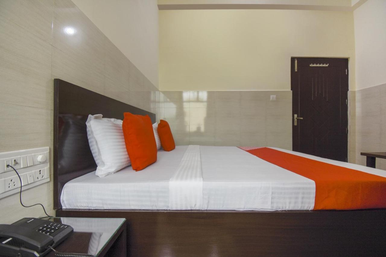 Flagship 75751 Hotel Surya Bahadrabad Exteriör bild