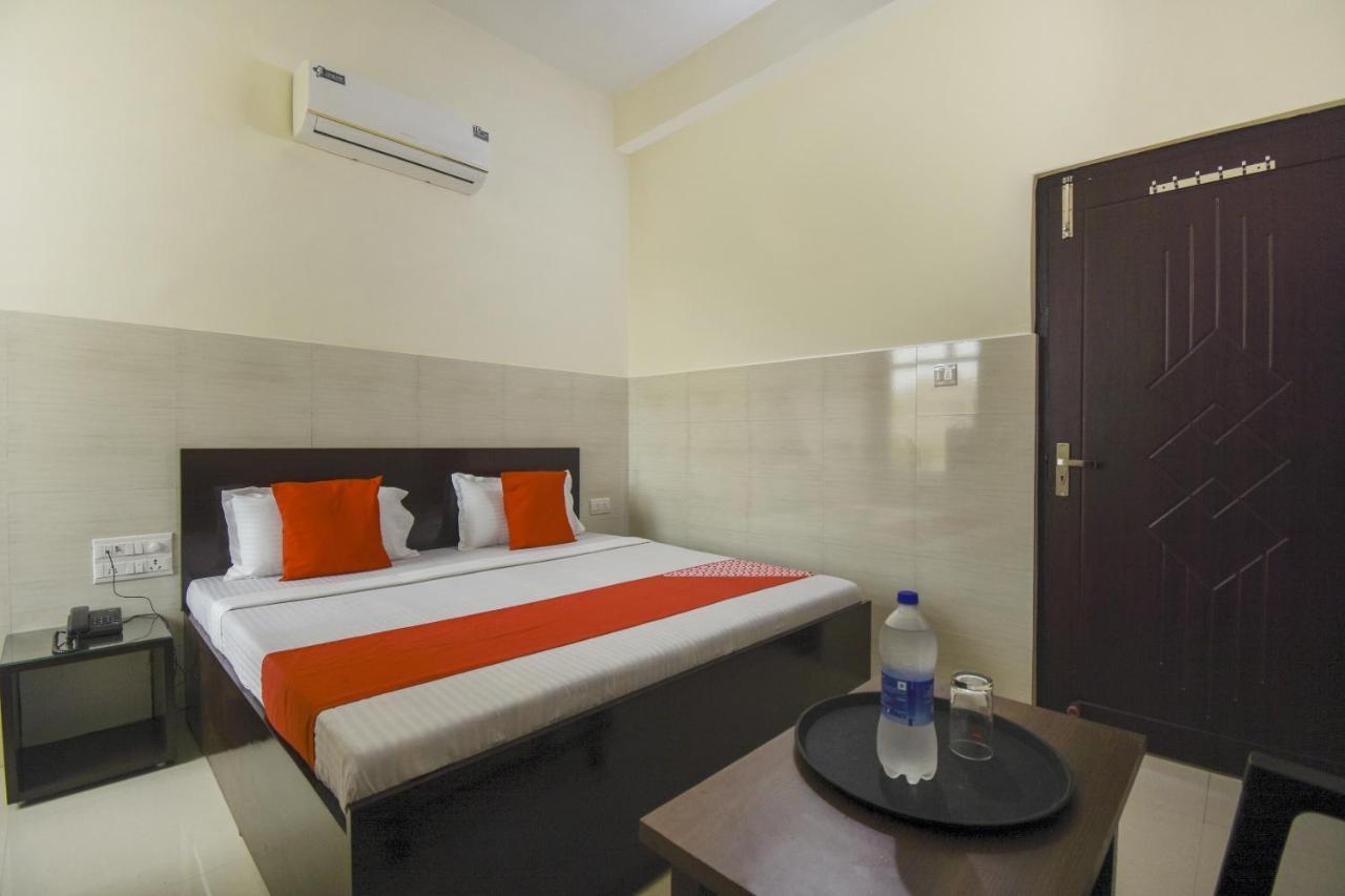 Flagship 75751 Hotel Surya Bahadrabad Exteriör bild